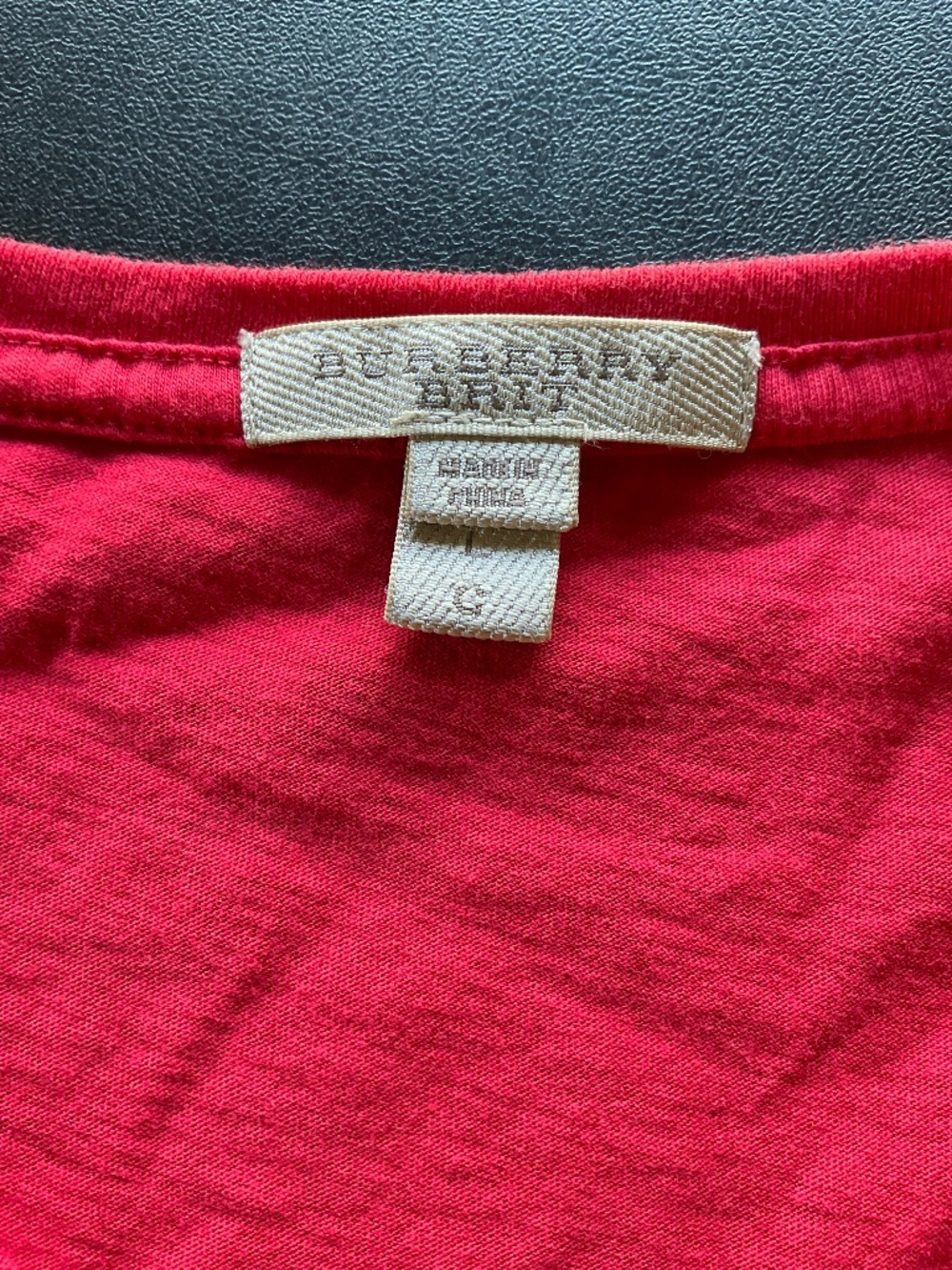 Burberry T-Shirt – Size L |